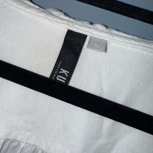 Kut from the Kloth White Ruffled Blouse - Picture 2 of 3